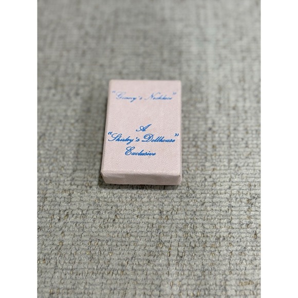 The Unbranded Brand Jewelry - Vintage "Ginny's Necklace" by Shirley's Dollhouse – Gold Heart Pendant